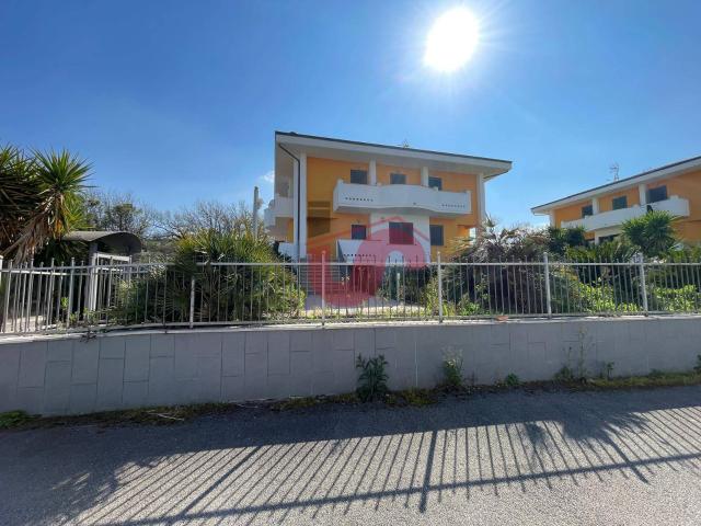 Villa Indipendente in vendita a Santa Colomba, Benevento