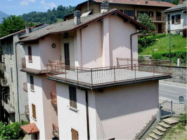 Villa Indipendente in vendita a Berbenno, Lombardia