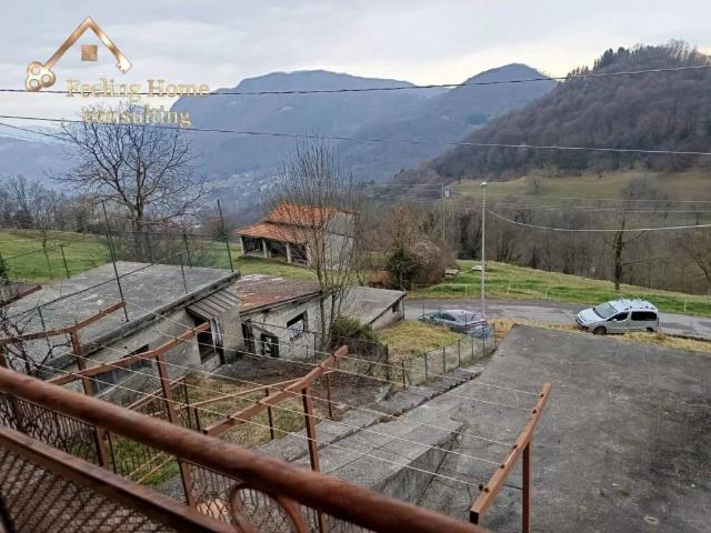 Villa Indipendente in vendita a Comunità Montana della Valle Brembana, Val Brembilla
