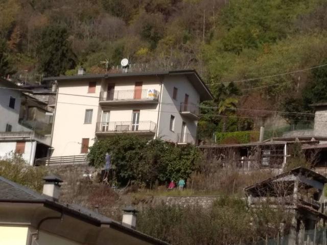 Villa Indipendente in vendita a Berbenno Di Valtellina, Lombardia