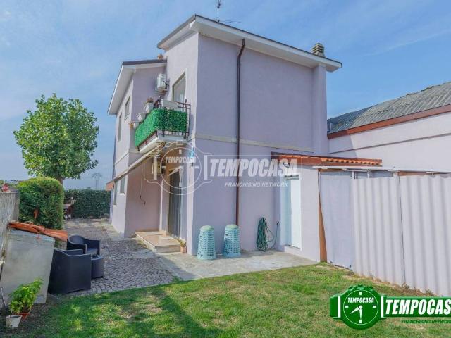 Villa Indipendente in vendita a Bereguardo, Lombardia