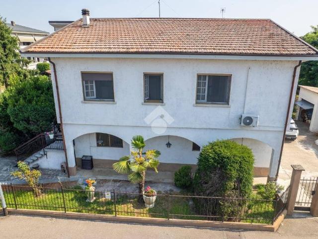 Villa Indipendente in vendita a Bereguardo, Lombardia