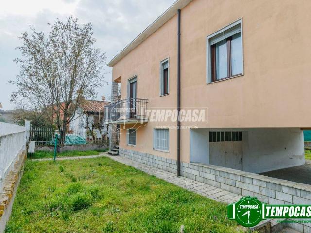 Villa Indipendente in vendita a Bereguardo, Lombardia
