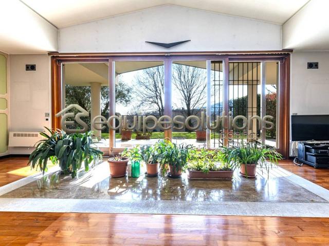 Villa Indipendente in vendita a Borgo Palazzo, Bergamo