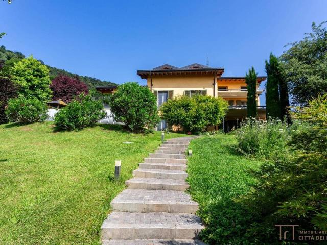 Villa Indipendente in vendita a Ronchi, Bergamo