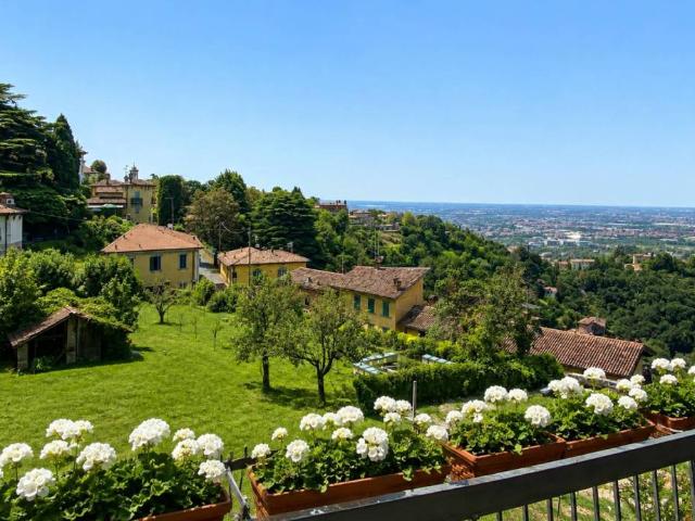 Villa Indipendente in vendita a San Vigilio, Bergamo