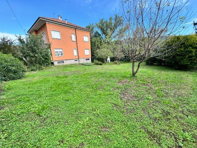 Villa Indipendente in vendita a Valverde, Bergamo