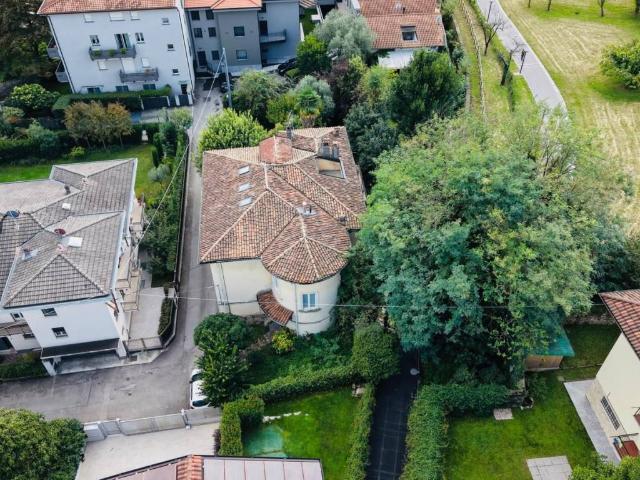 Villa Indipendente in vendita a Bergamo, Lombardia