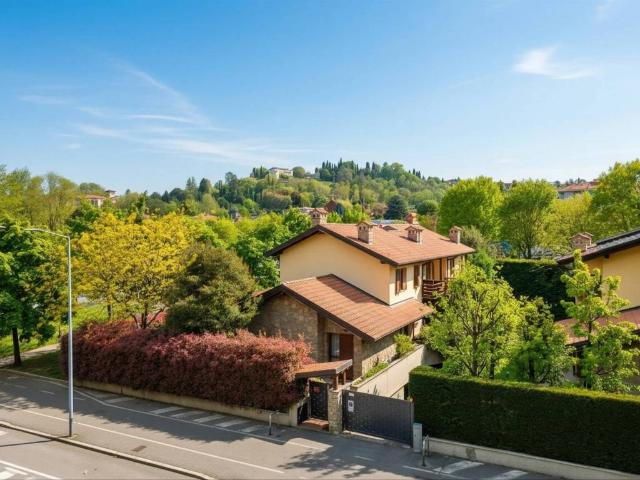 Villa Indipendente in vendita a Loreto, Bergamo
