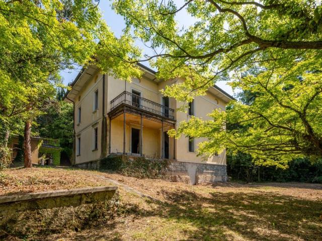Villa Indipendente in vendita a Monterosso, Bergamo