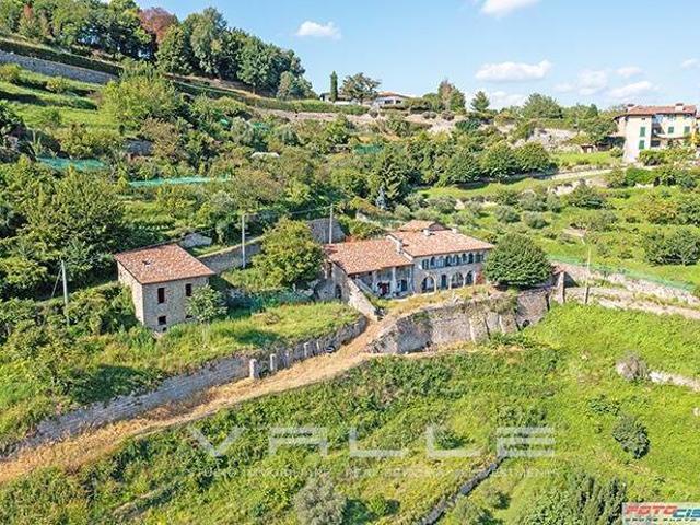 Villa Indipendente in vendita a San Sebastiano, Bergamo