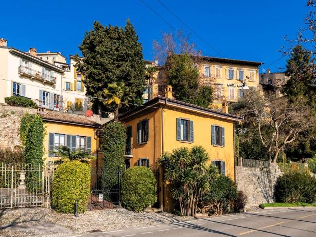 Villa Indipendente in vendita a Città Alta, Bergamo