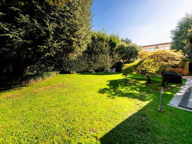 Villa Indipendente in vendita a Bergamo, Lombardia