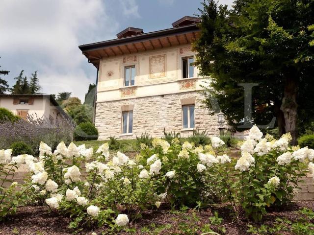 Villa Indipendente in vendita a Santa Grata, Bergamo