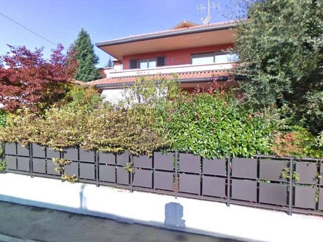 Villa Indipendente in vendita a Bergamo, Lombardia