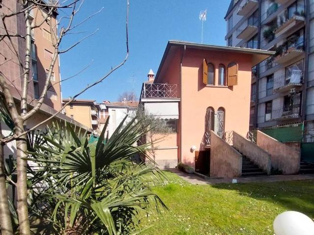 Villa Indipendente in vendita a Loreto, Bergamo