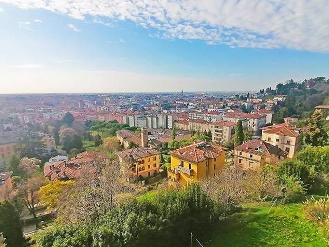 Villa Indipendente in vendita a Città Alta, Bergamo