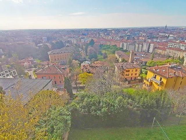 Villa Indipendente in vendita a Città Alta, Bergamo