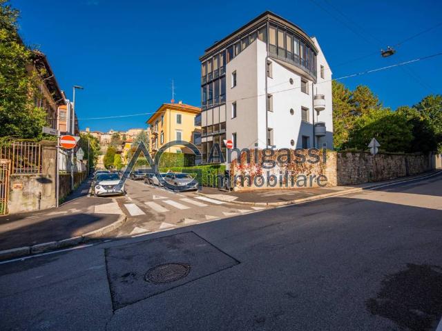 Villa Indipendente in vendita a Città Alta, Bergamo