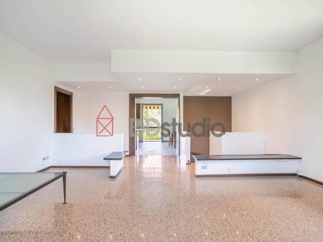 Villa Indipendente in vendita a Bergamo, Lombardia