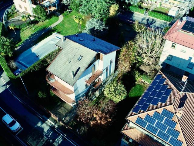 Villa Indipendente in vendita a Bergamo, Lombardia