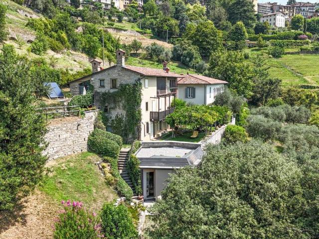 Villa Indipendente in vendita a Santa Grata, Bergamo