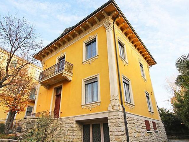 Villa Indipendente in vendita a Città Alta, Bergamo