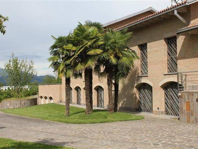 Villa Indipendente in vendita a Bernareggio, Lombardia