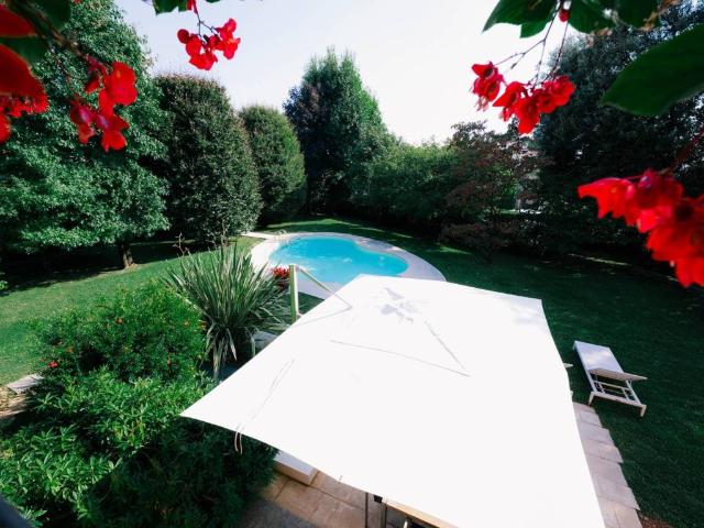 Villa Indipendente in vendita a Bernareggio, Lombardia