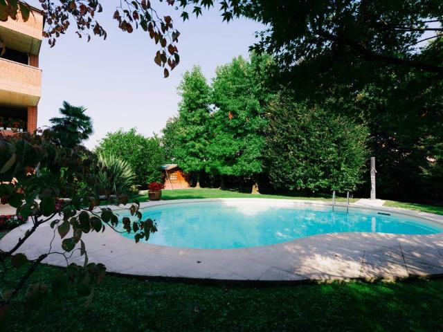 Villa Indipendente in vendita a Bernareggio, Lombardia