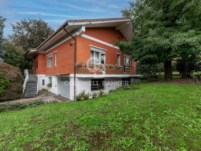 Villa Indipendente in vendita a Bernareggio, Lombardia