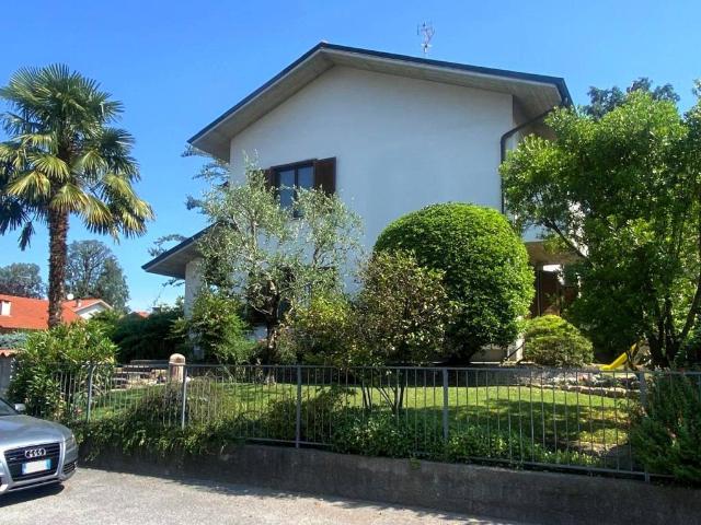 Villa Indipendente in vendita a Villanova, Bernareggio
