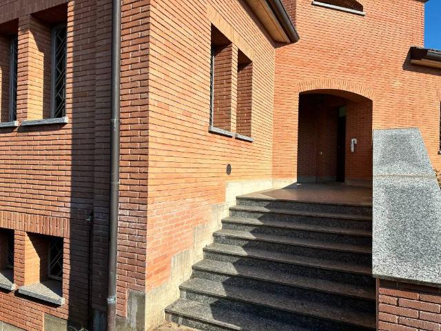 Villa Indipendente in vendita a Bernareggio, Lombardia