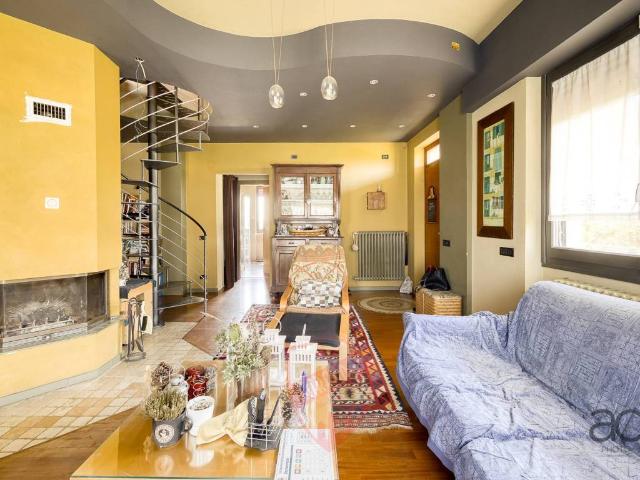 Villa Indipendente in vendita a Bernareggio, Lombardia