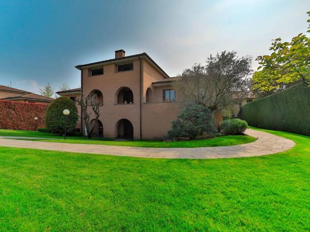 Villa Indipendente in vendita a Villanova, Bernareggio