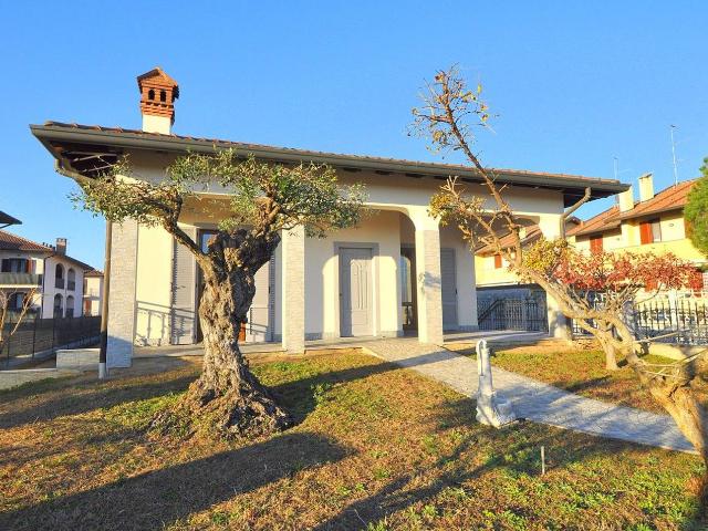Villa Indipendente in vendita a Bernate Ticino, Lombardia