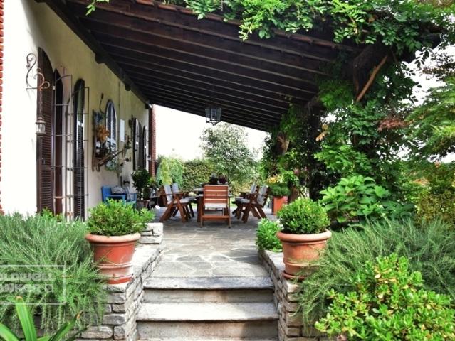 Villa Indipendente in vendita a Casate, Bernate Ticino