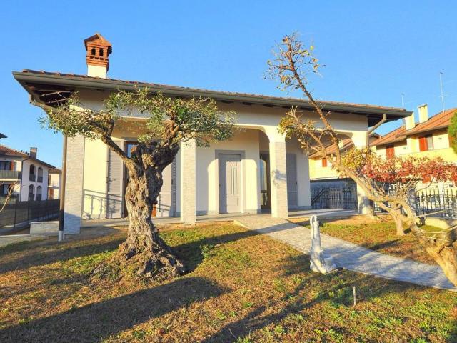 Villa Indipendente in vendita a Bernate Ticino, Lombardia