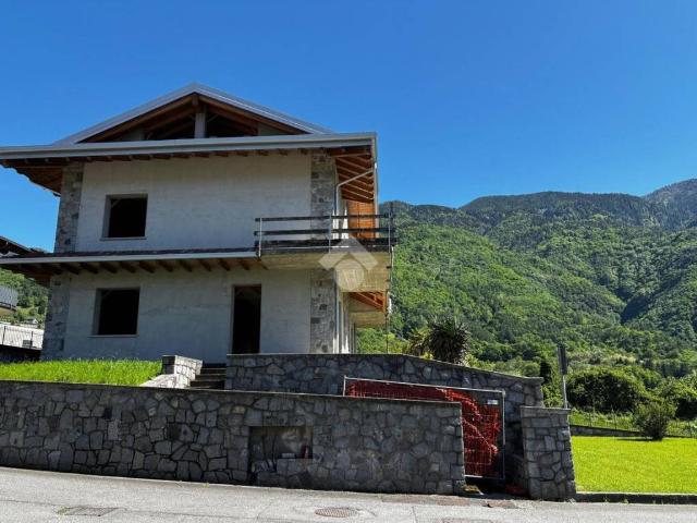 Villa Indipendente in vendita a Comunità montana della valle Camonica, Berzo Inferiore