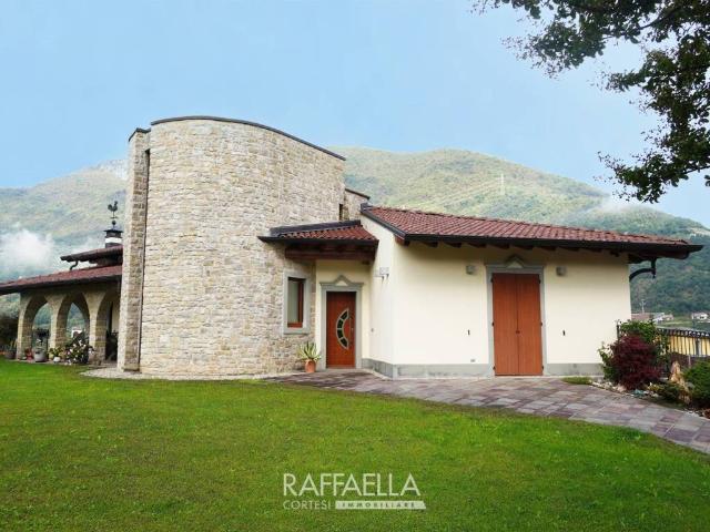 Villa Indipendente in vendita a Berzo San Fermo, Lombardia