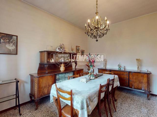 Villa Indipendente in vendita a Besana In Brianza, Lombardia