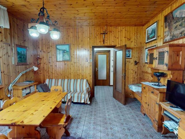 Villa Indipendente in vendita a Montesiro, Besana In Brianza