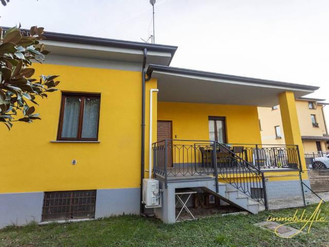 Villa Indipendente in vendita a Valle Guidino, Besana In Brianza