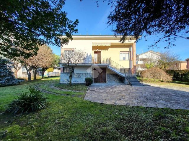 Villa Indipendente in vendita a Besana In Brianza, Lombardia