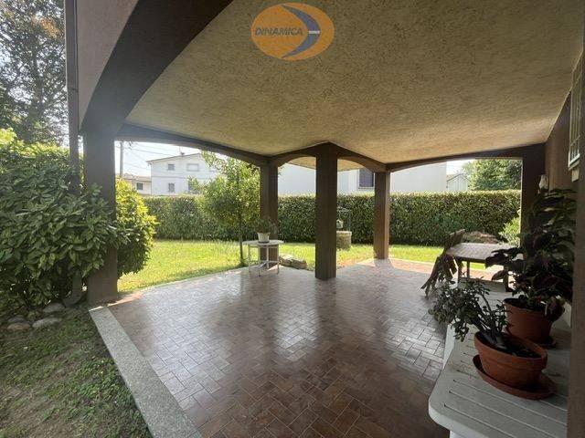 Villa Indipendente in vendita a Valle Guidino, Besana In Brianza