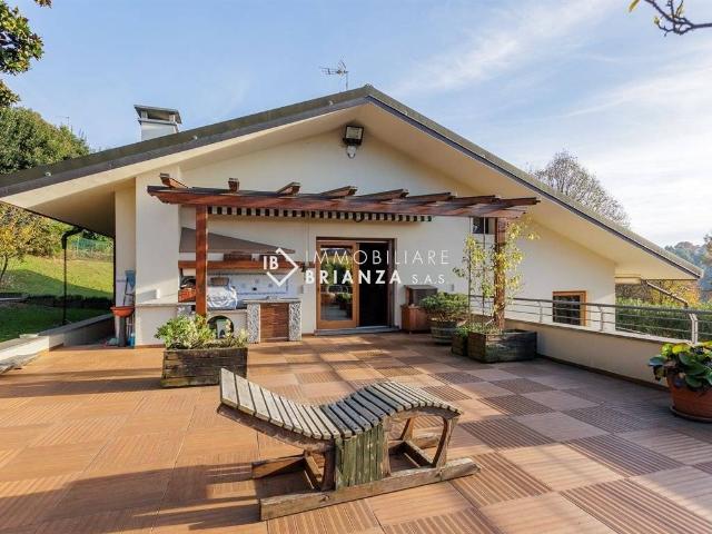 Villa Indipendente in vendita a Valle Guidino, Besana In Brianza