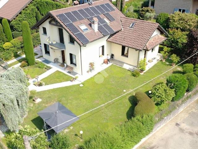 Villa Indipendente in vendita a Valle Guidino, Besana In Brianza