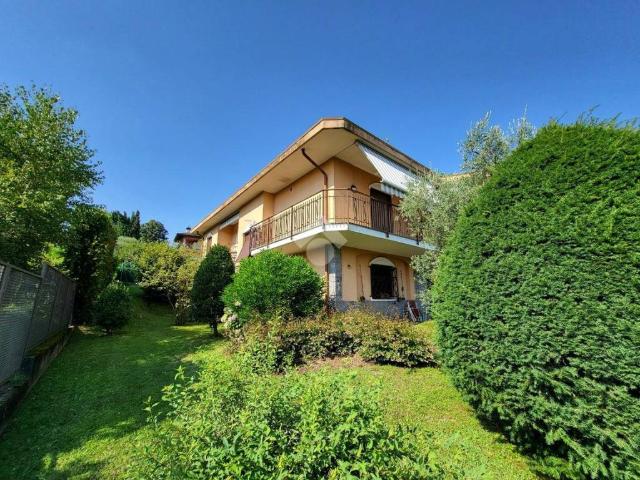 Villa Indipendente in vendita a Montesiro, Besana In Brianza