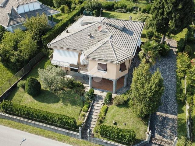 Villa Indipendente in vendita a Montesiro, Besana In Brianza