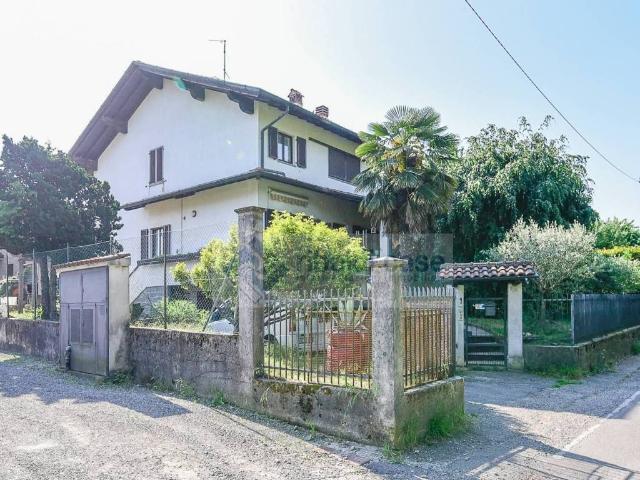 Villa Indipendente in vendita a Besana In Brianza, Lombardia